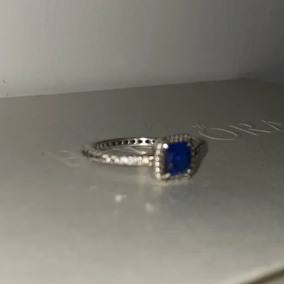 Beautiful Pandora Ring - Picture 4 of 7